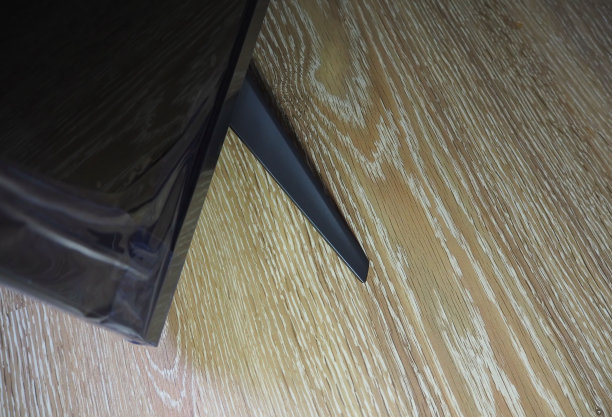 现代LED电视的外观。图片下载