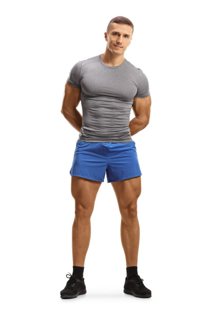 穿着运动服的肌肉发达的年轻人图片下载