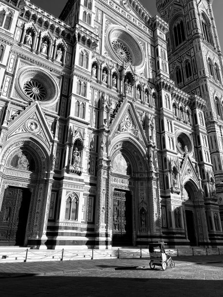 佛罗伦萨圆顶封锁了Covid空旷的广场图片下载