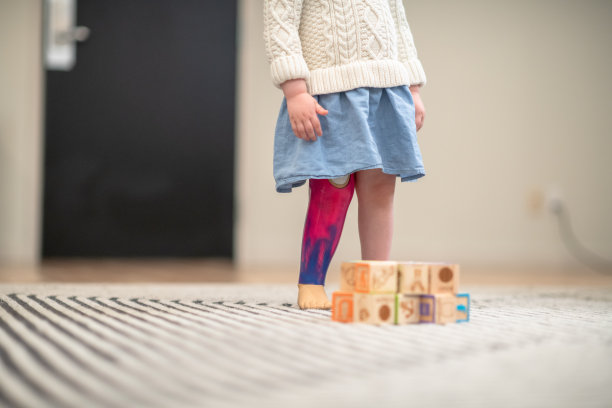 假腿女孩图片下载