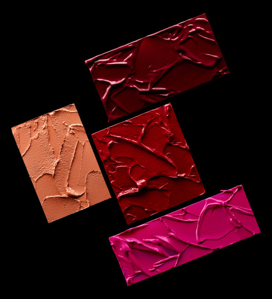 口红颜色有红色，粉色和米色图片下载