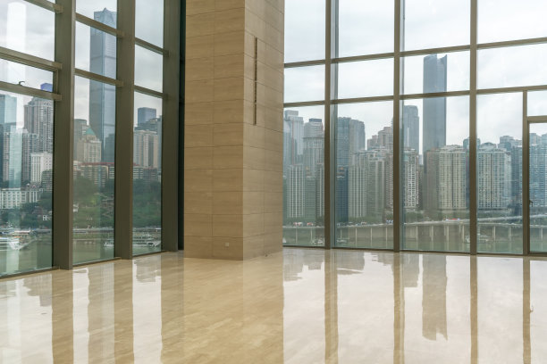 空荡荡的写字楼内部装修现代化。图片下载