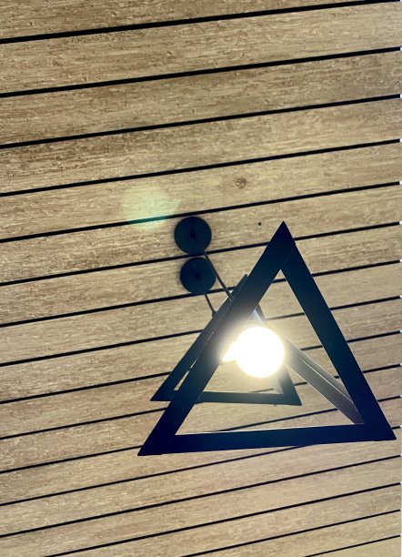 灯和木材图片下载