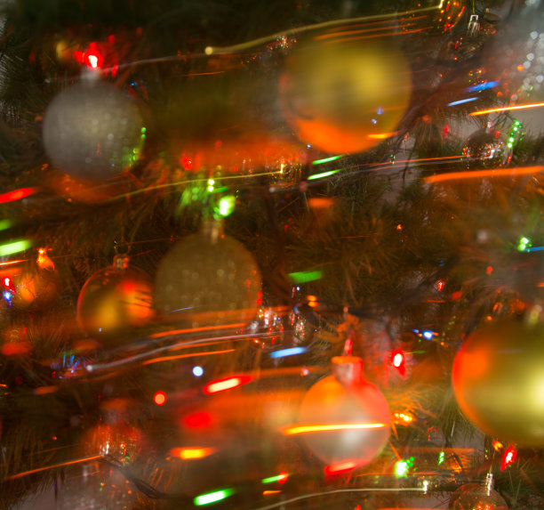 Сhristmas背景与Сhristmas树和灯。图片下载