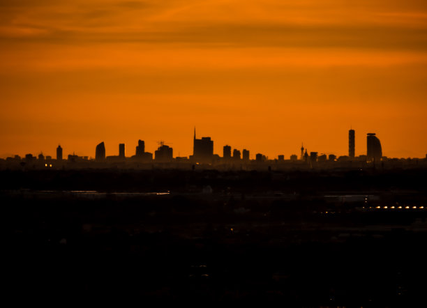 米兰的天际线图片下载