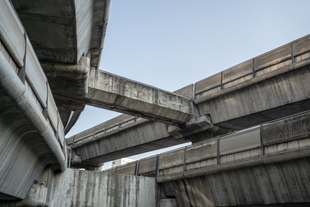 染色混凝土高架铁路结构图片下载