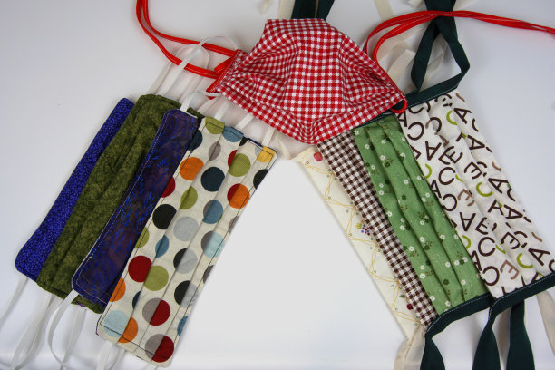 各种风格的自制五彩布口罩图片下载