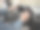 男性双手放在方向盘上，在驾驶室内，靠近。开车的男人。图片下载
