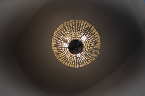 圆形古董吊灯特写 - 以色列雅法图片下载