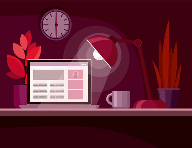 办公桌上放一台笔记本电脑、一株植物和一盏灯。深红色的背景。晚上的房间。图片下载