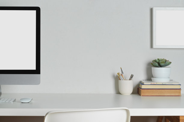 配有电脑、办公用品和复印空间的白色现代办公室图片下载