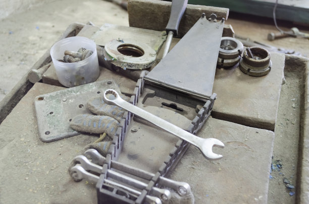 汽车修理工具。修理用开口扳手图片下载