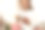一名女子用手机为家人和朋友写新年和2021年圣诞祝福图片下载