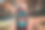 森林里提着蓝灯笼的女人图片下载