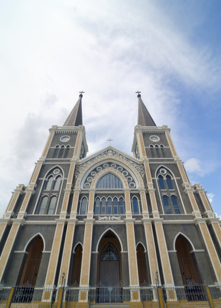 泰国昌塔布里省的罗马天主教会。(圣母受胎大教堂)图片下载