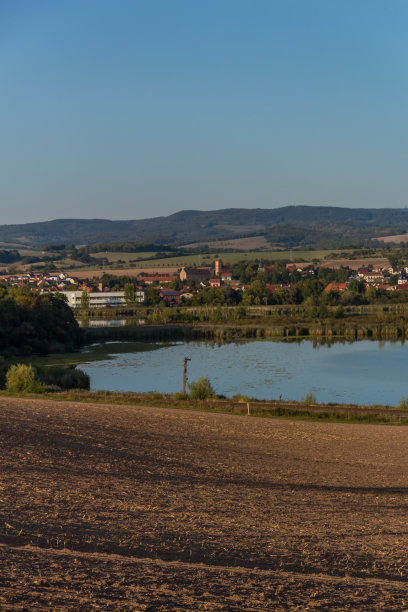 沿着美丽的韦拉特尔的秋季探险之旅。湖,湖区/视图图片下载