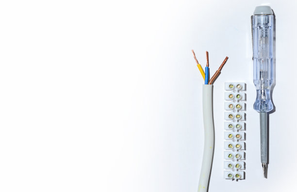 接线端子座和测试螺丝刀。图片下载