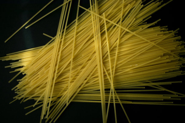 黑色背景下的九号扁面图片下载