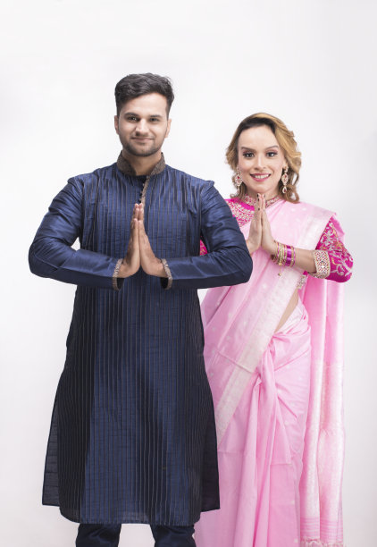 印度夫妇说合十礼在传统节日庆祝库存照片图片下载