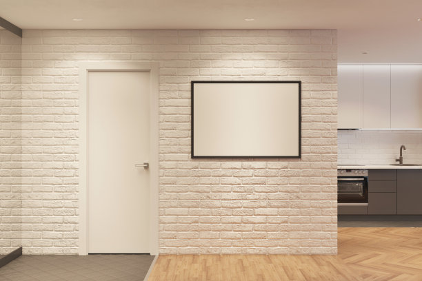 门厅内部有镜子、门、白色砖墙上的水平海报、拼花地板，背景是厨房。图片下载