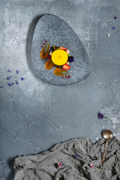 热带慕斯甜点平铺图片下载