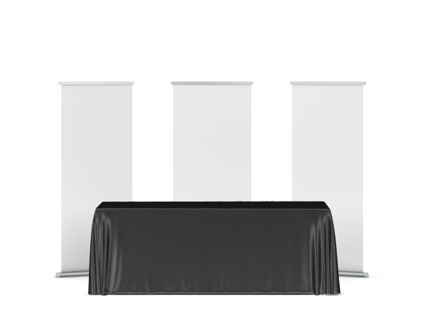 空白的展台桌布，旁边有可卷起的横幅图片下载