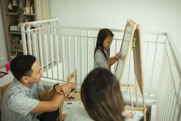 covid-19大流行疾病期间在家上学图片下载