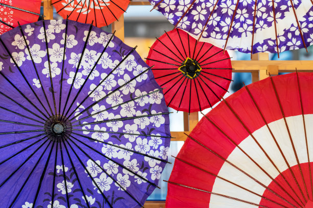 五彩缤纷的雨伞图片下载