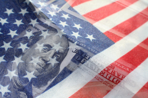 美国股市因Covid-19疫苗接种结果和经济复苏而飙升图片下载