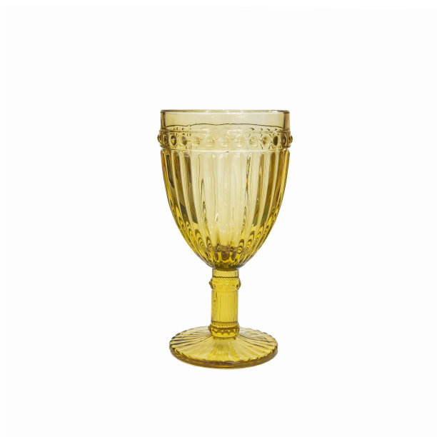 葡萄酒杯孤立在白色。图片下载