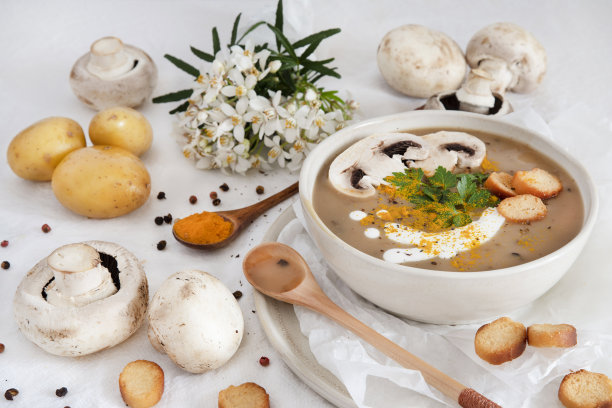 秋天蘑菇汤图片下载