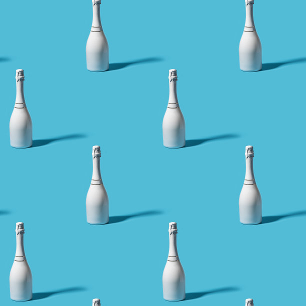 白色背景上的白色香槟瓶。新年庆祝概念。无缝模式图片下载