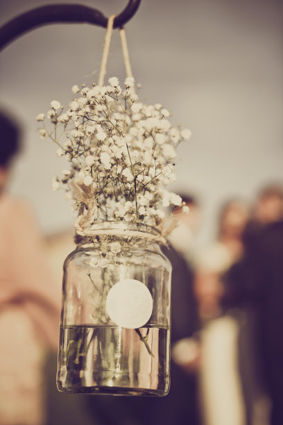 乡村户外婚礼上的复古装饰图片下载