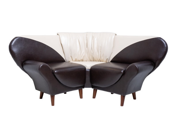 真皮办公室沙发孤立在白色背景。现代沙发，正面图片下载