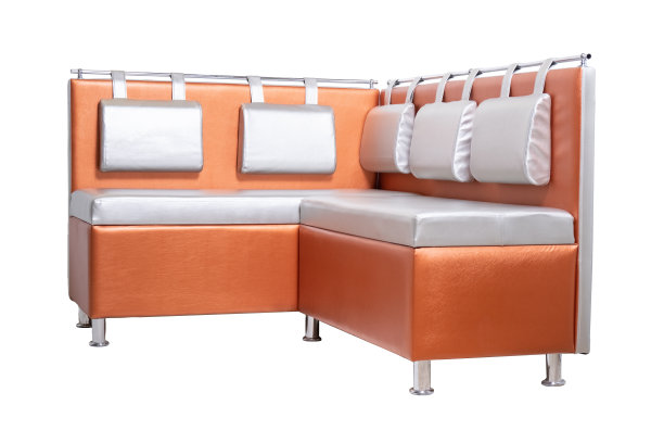 橙色皮革办公室沙发与坐垫和金属铬腿隔离在白色图片下载