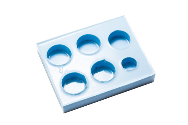 冰霉菌孤立在白色背景上图片下载