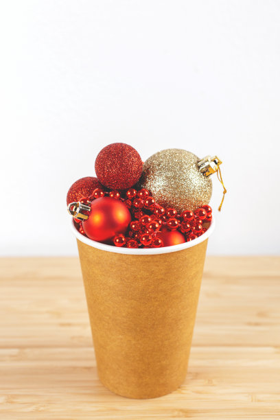 有装饰的纸咖啡杯图片下载