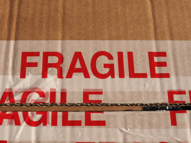 纸箱包装易碎品图片下载