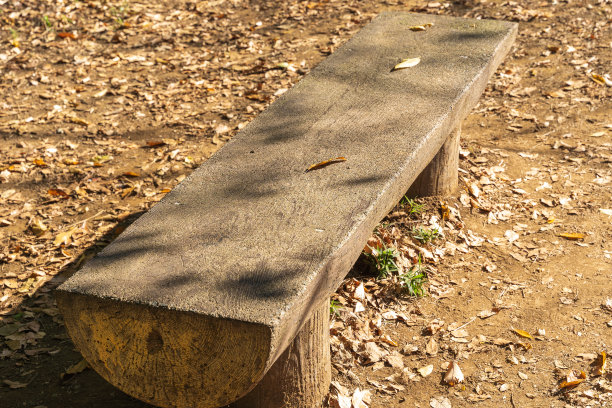 板凳上图片下载