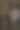 穿着严格的灰色套装的女人在更衣室里图片下载