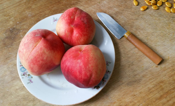 新鲜的桃子图片下载