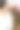 这是一个男人在镜子里反思的照片。图片下载