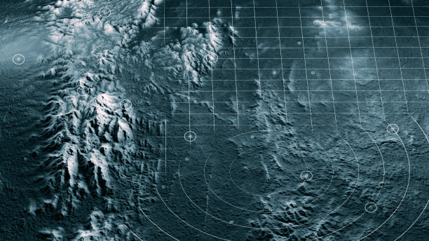 卫星视图的陆地，战争行动，科幻，夜视与蓝色色调。军事目标。无人机飞过一个区域图片下载