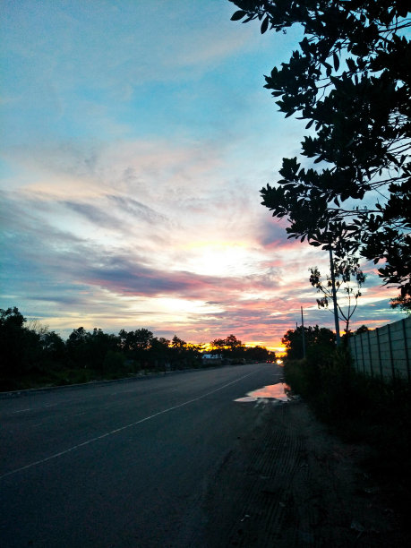 一个空的道路图片下载