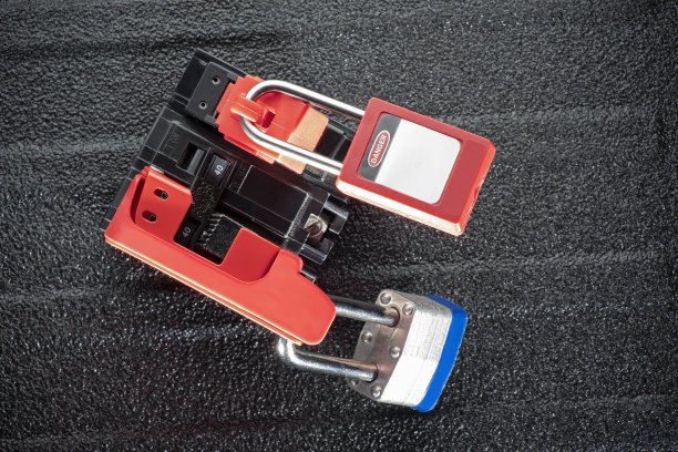 断路器上的断路器闭锁装置图片下载