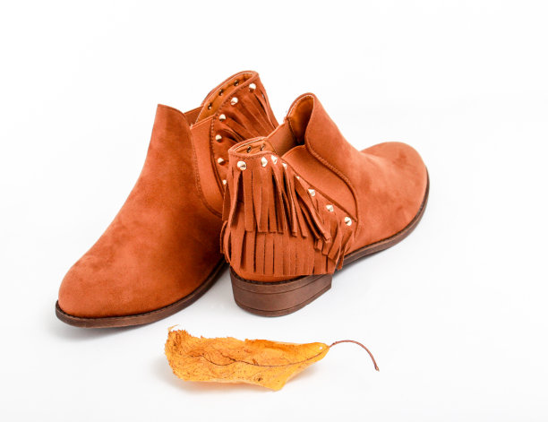 棕色女性皮革半靴子孤立在白色背景图片下载