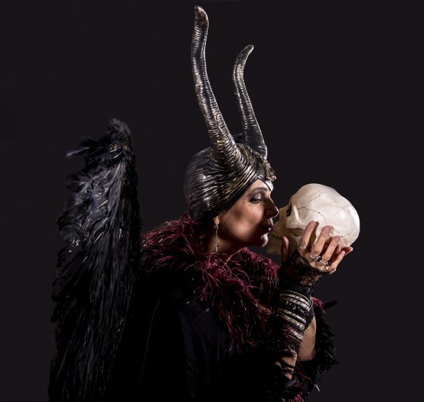 黑暗天使来了。图片下载