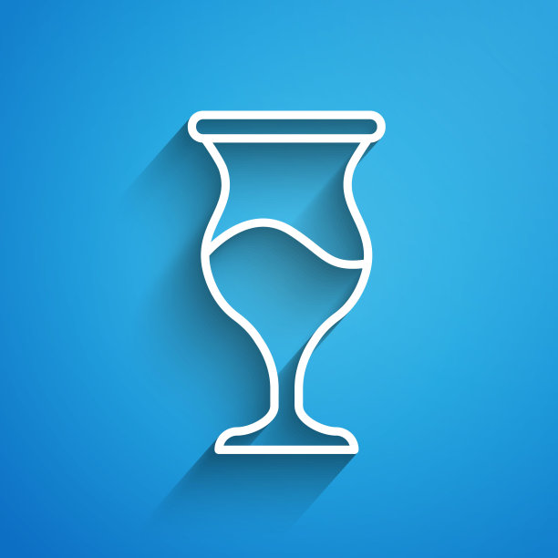 白色线犹太酒杯图标孤立在蓝色背景。给孩子的犹太酒杯。安息日的基德什杯。长长的阴影。向量图片下载
