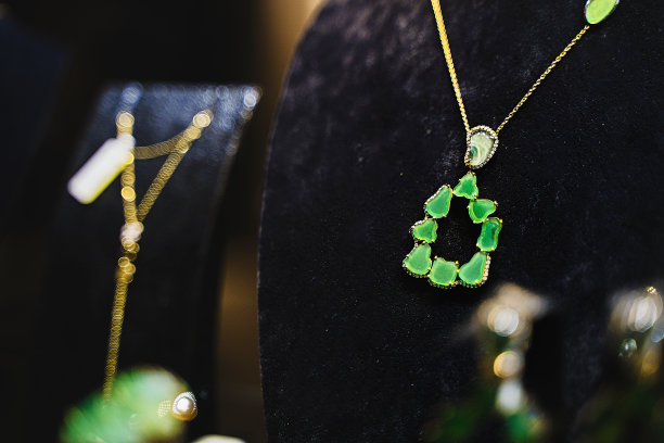 珠宝首饰钻石奢侈品零售商店图片下载