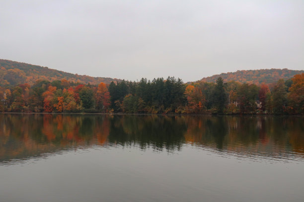 秋天的倒影图片下载